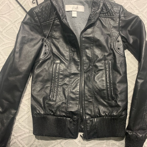 Leather jacket - Picture 2 of 3